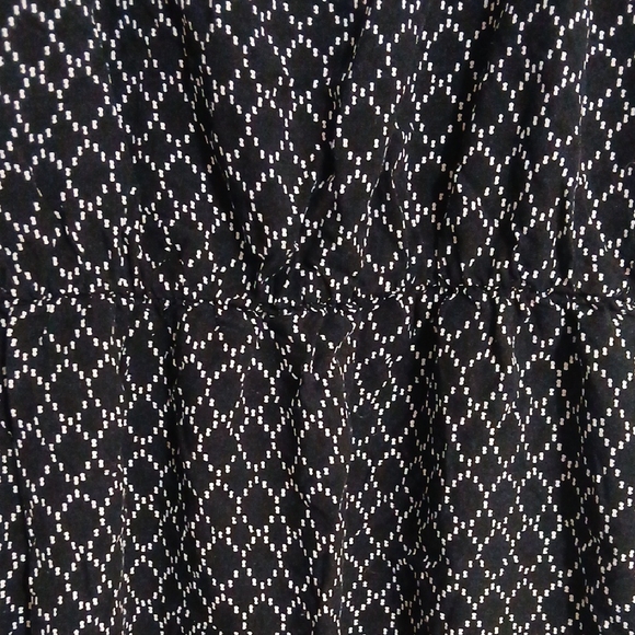 Elegant Black and White Old Navy fit and flare Cami Dress - Picture 2 of 9